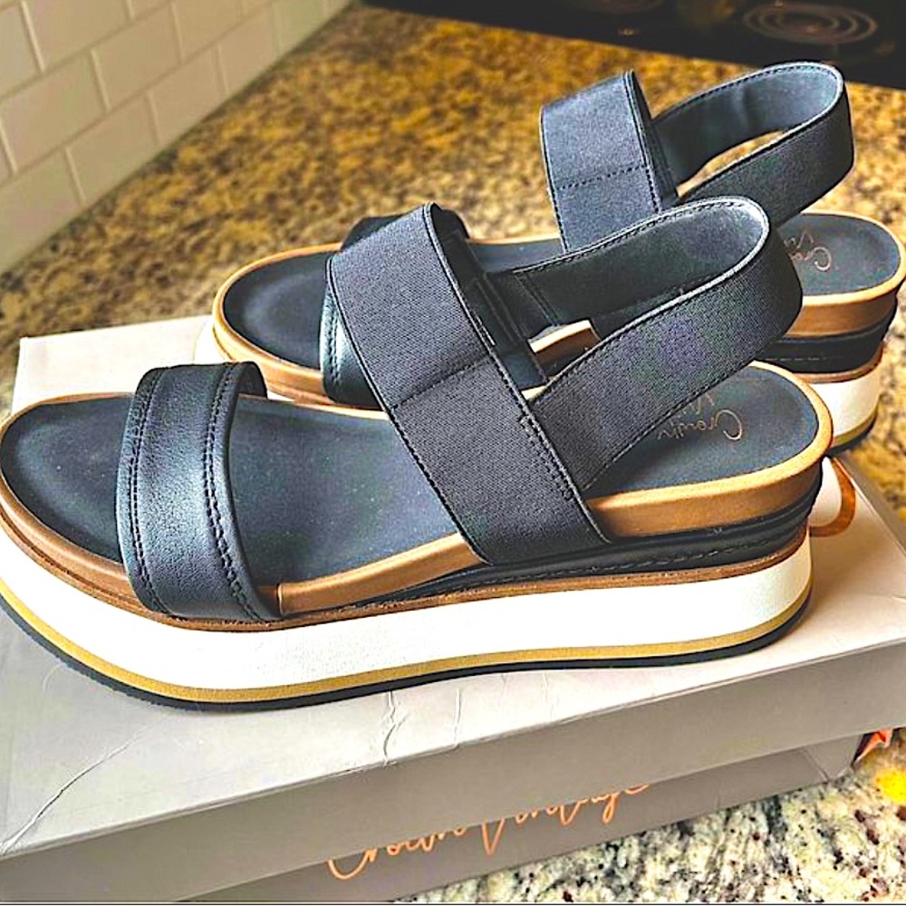 Crown Vintage Ladies Size 9M, Perrin Wedge Black Sandals